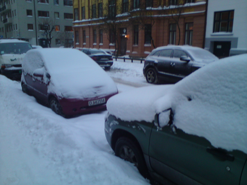 Illustration for article titled Identify The Cars: Snow Edition